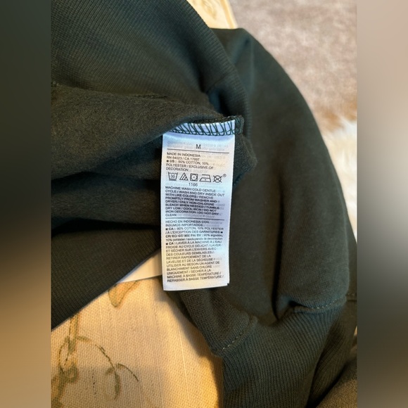 NWT SoComfy Old Navy Graphic Drop-Shoulder Green Crew-Neck Sweatshirt Size M - Picture 5 of 6